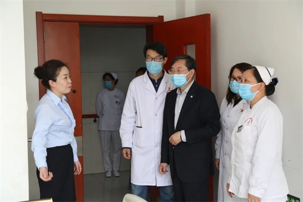 通用技術(shù)集團(tuán)總經(jīng)理、黨組副書記陸益民到通用醫(yī)療西安醫(yī)院調(diào)研(圖1)