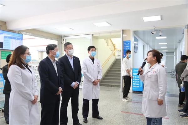 通用技術(shù)集團(tuán)總經(jīng)理、黨組副書記陸益民到通用醫(yī)療西安醫(yī)院調(diào)研(圖3)